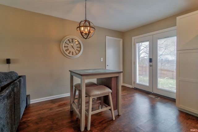 5721 Twickingham Drive, Evansville, IN 47711