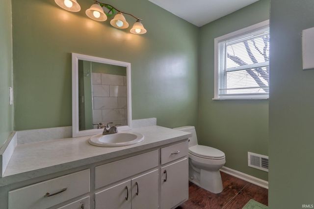 5721 Twickingham Drive, Evansville, IN 47711