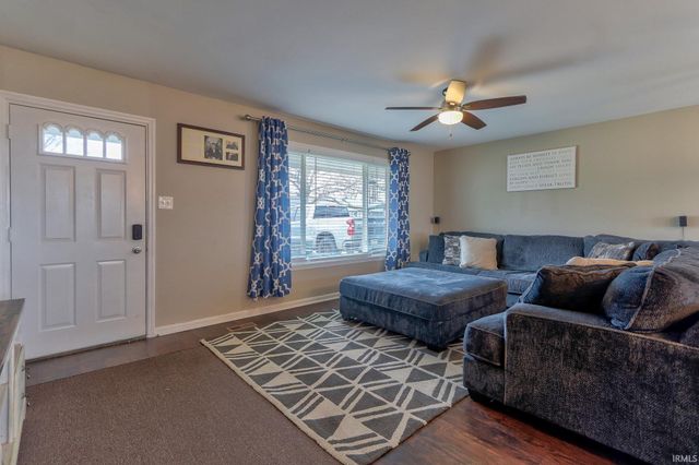 5721 Twickingham Drive, Evansville, IN 47711