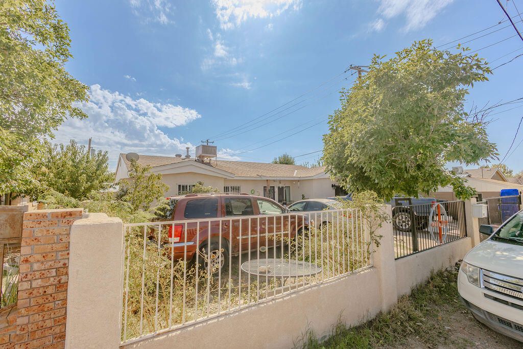 2620 GUN CLUB Road SW, Albuquerque, NM 87105