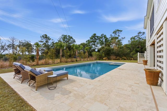 1491 Tomato Farm Circle, Mount Pleasant, SC 29464