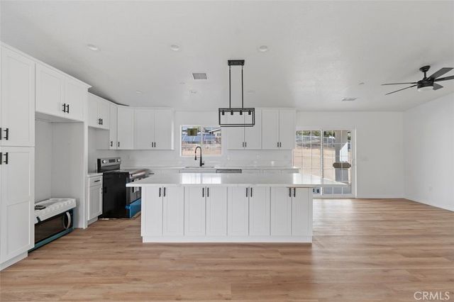 14685 Apple Valley, Apple Valley, CA 92307