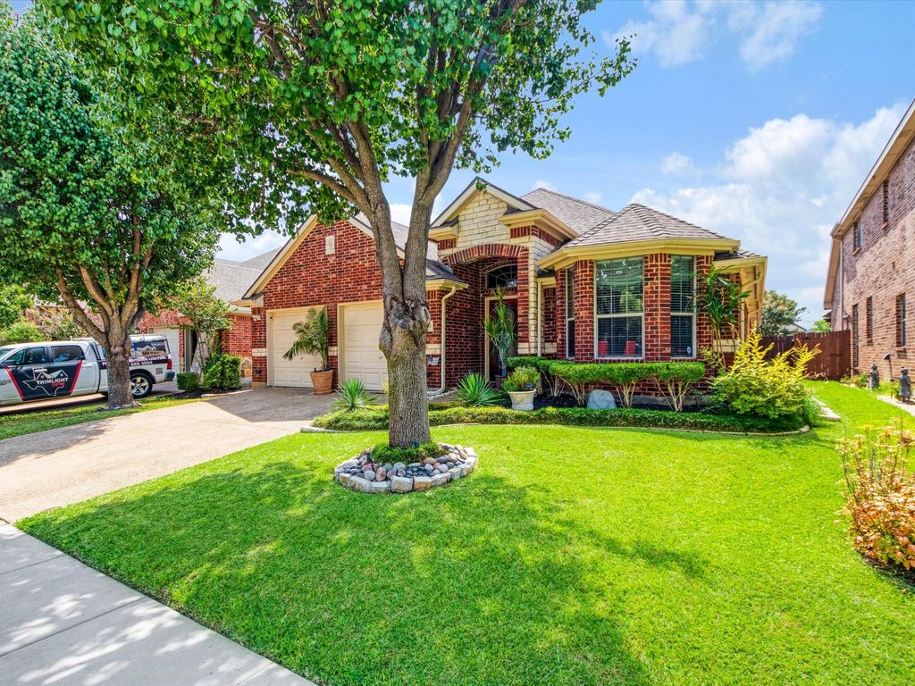 2703 Cove Drive, Grand Prairie, TX 75054 — photo 3