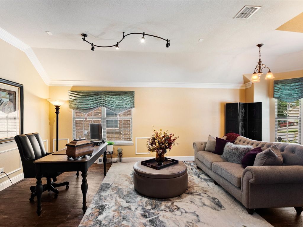 2703 Cove Drive, Grand Prairie, TX 75054 — photo 5