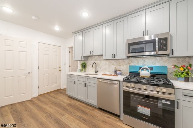 94 Washington Ave, Irvington Twp., NJ 07111