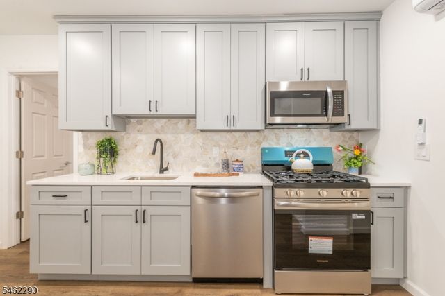 94 Washington Ave, Irvington Twp., NJ 07111