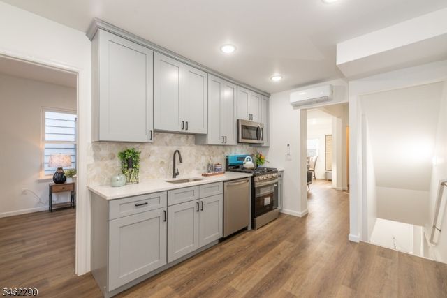 94 Washington Ave, Irvington Twp., NJ 07111
