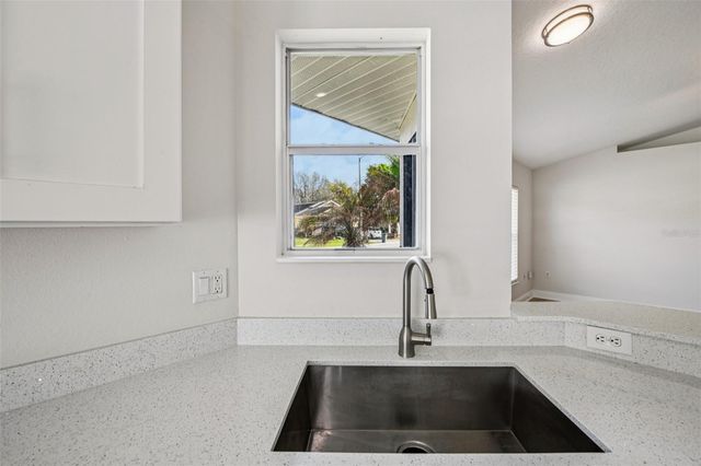 2333 NORTHERN LEAF STREET, Orlando, FL 32817