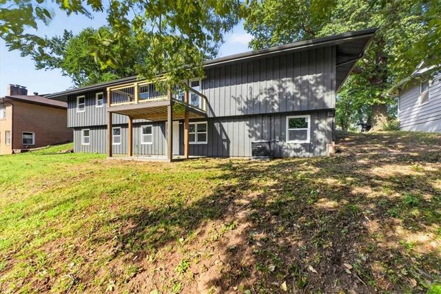 1305 N River Boulevard, Independence, MO 64050