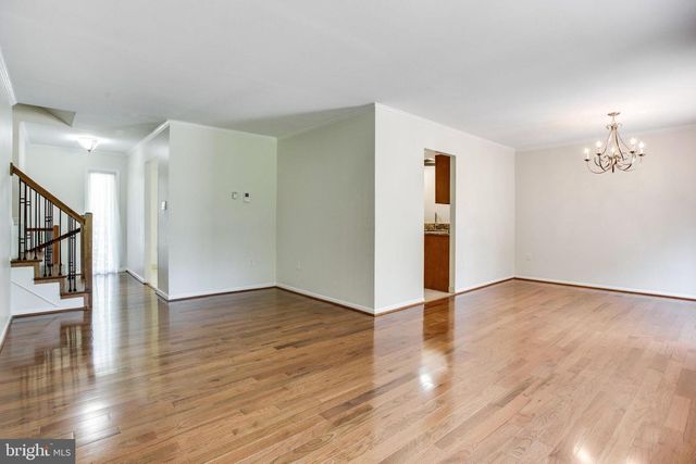 9212 ARABIAN AVE, Vienna, VA 22182