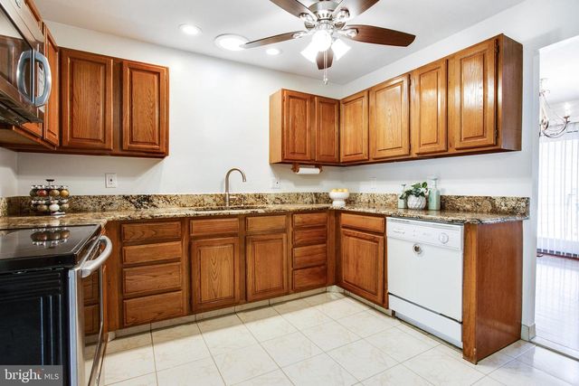 9212 ARABIAN AVE, Vienna, VA 22182