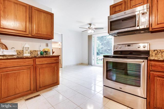 9212 ARABIAN AVE, Vienna, VA 22182