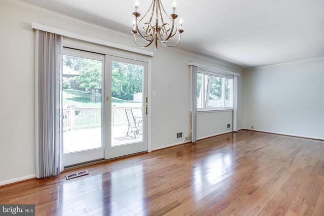9212 ARABIAN AVE, Vienna, VA 22182