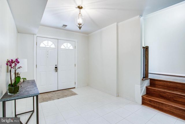 9212 ARABIAN AVE, Vienna, VA 22182