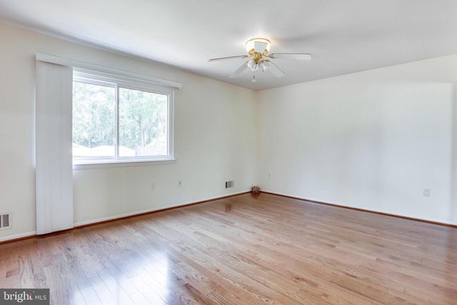 9212 ARABIAN AVE, Vienna, VA 22182