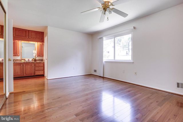 9212 ARABIAN AVE, Vienna, VA 22182