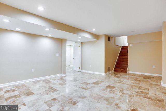 9212 ARABIAN AVE, Vienna, VA 22182
