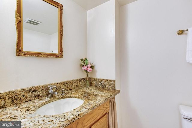 9212 ARABIAN AVE, Vienna, VA 22182
