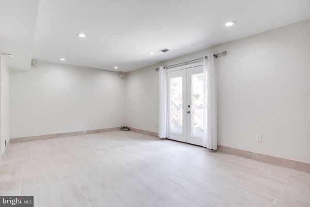 9212 ARABIAN AVE, Vienna, VA 22182