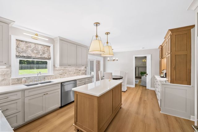 618 Hillsboro Rd, Franklin, TN 37064