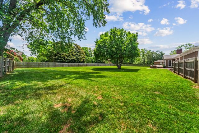618 Hillsboro Rd, Franklin, TN 37064