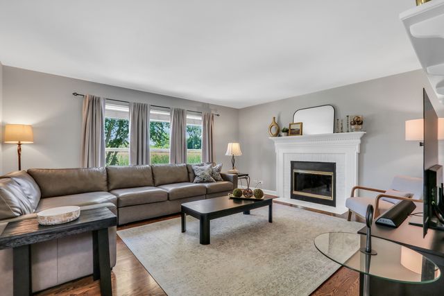 753 West Trail N, Grayslake, IL 60030