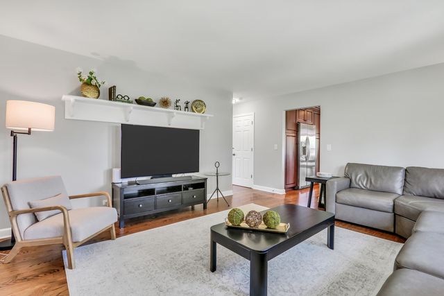 753 West Trail N, Grayslake, IL 60030