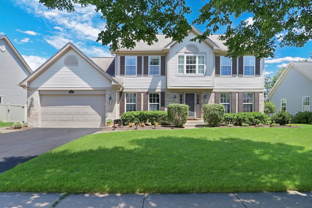 753 West Trail N, Grayslake, IL 60030