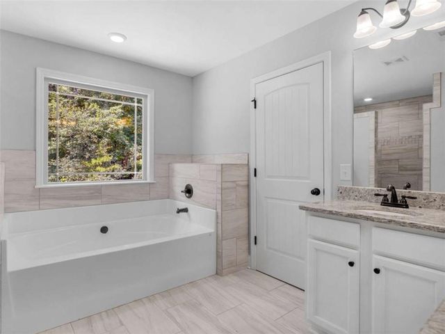 146 Aubree Way, Mcdonough, GA 30252