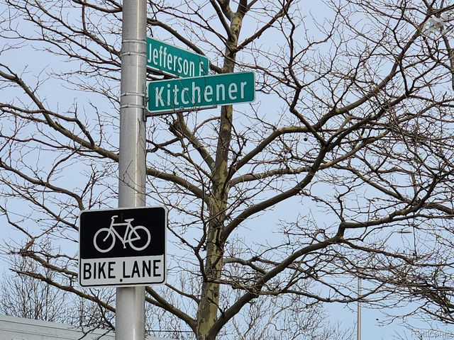 952 KITCHENER Street, Detroit, MI 48215