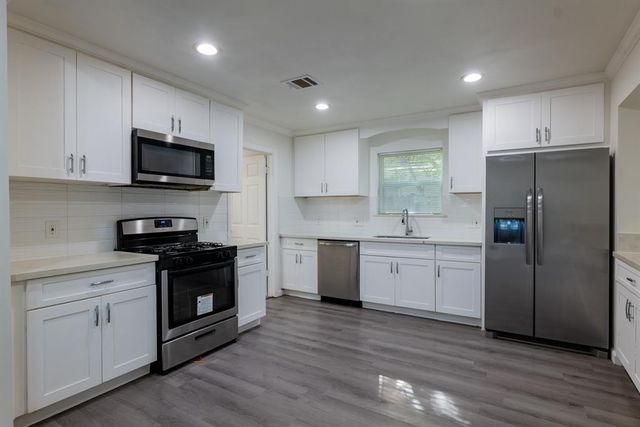 1000 Plymouth DR, Austin, TX 78758