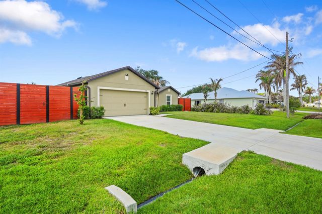 4491 NW Alsace Avenue, Port St. Lucie, FL 34983