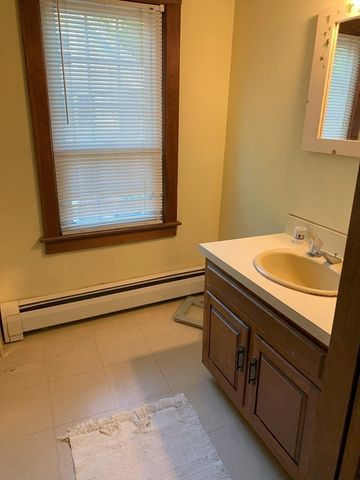 358 Main Street, Groveland, MA 01834