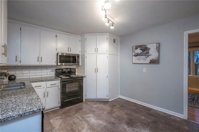 1004 E Cedar Street, Olathe, KS 66061