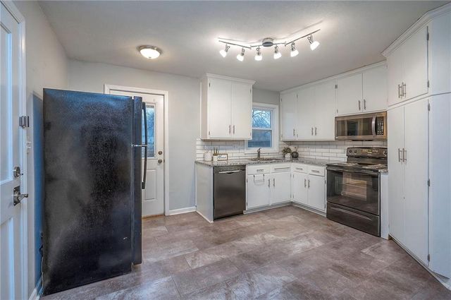 1004 E Cedar Street, Olathe, KS 66061