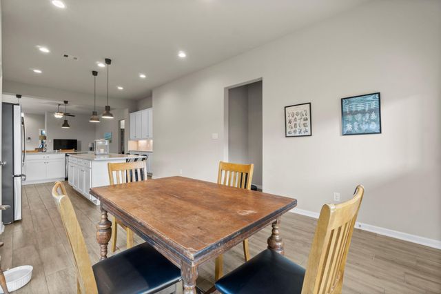 248 Crest Edge Street, Montgomery, TX 77316