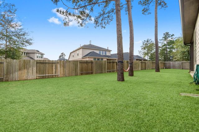 248 Crest Edge Street, Montgomery, TX 77316