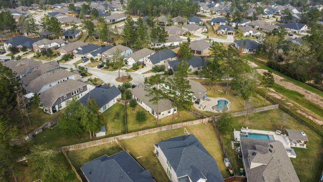 248 Crest Edge Street, Montgomery, TX 77316