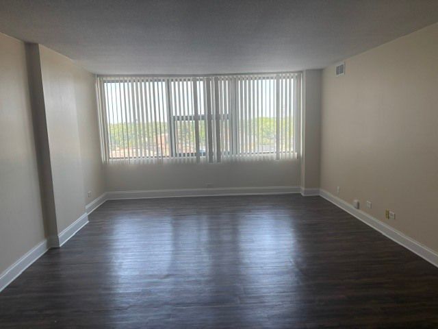 7234 W NORTH Avenue 614, Elmwood Park, IL 60707