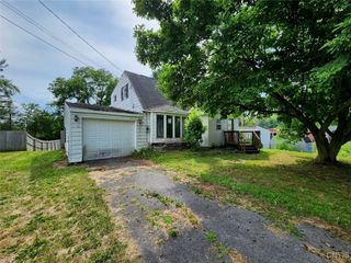 8241 Oswego Road, Lysander, NY 13027