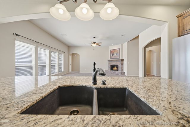 1501 E Phoenix Street, Broken Arrow, OK 74011