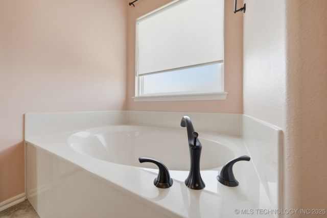 1501 E Phoenix Street, Broken Arrow, OK 74011