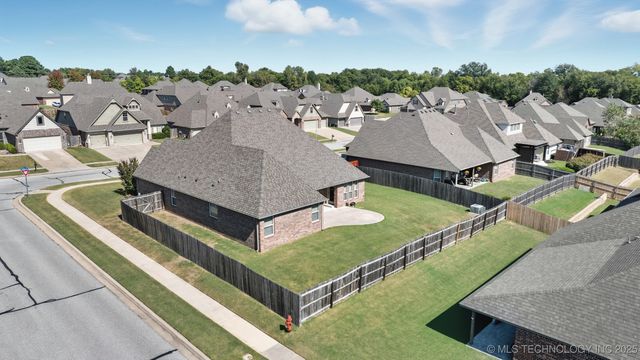 1501 E Phoenix Street, Broken Arrow, OK 74011