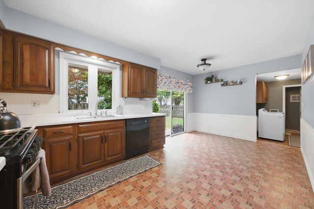 1114 Lexington Lane, Batavia, IL 60510