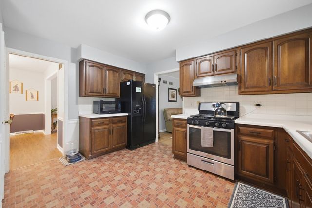 1114 Lexington Lane, Batavia, IL 60510