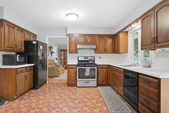 1114 Lexington Lane, Batavia, IL 60510