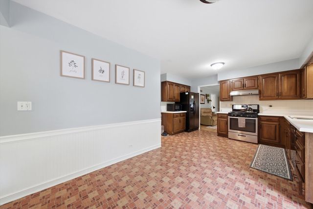 1114 Lexington Lane, Batavia, IL 60510