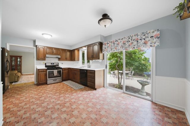 1114 Lexington Lane, Batavia, IL 60510