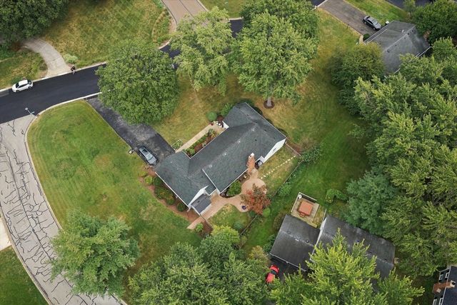 1114 Lexington Lane, Batavia, IL 60510