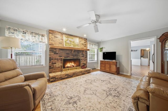 1114 Lexington Lane, Batavia, IL 60510